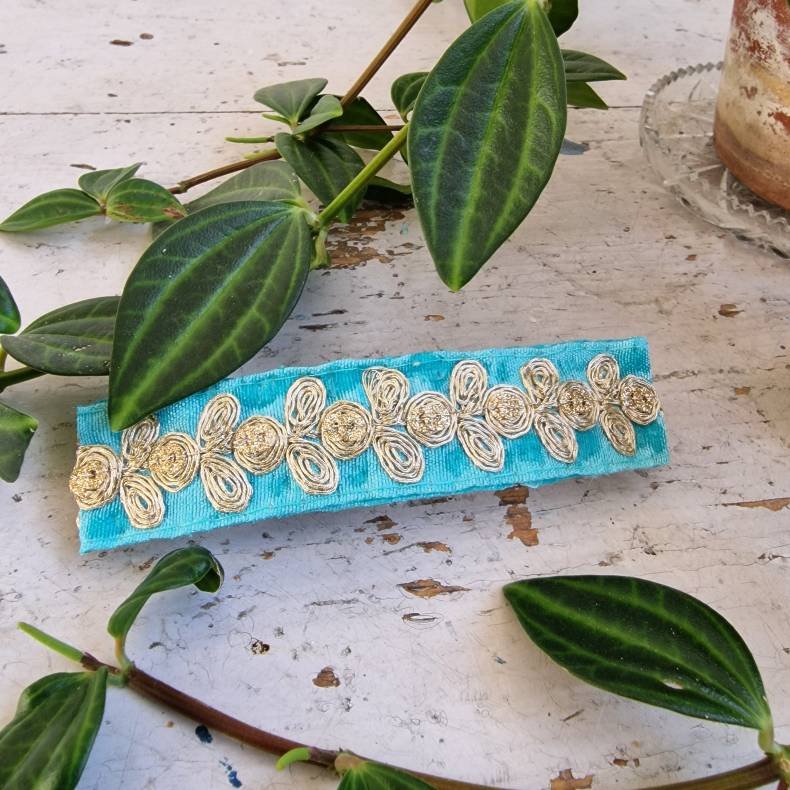 Turkis hrpynt med 10 cm spnde No.110