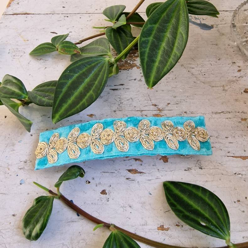 Turkis hrpynt med 10 cm spnde No.110