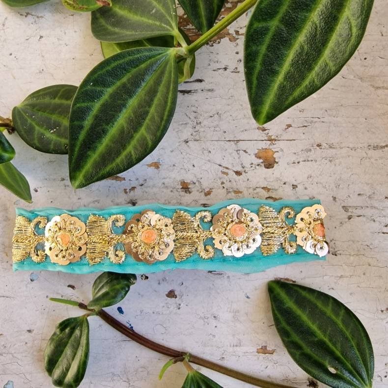 Turkis hrpynt med 10 cm spnde No.109