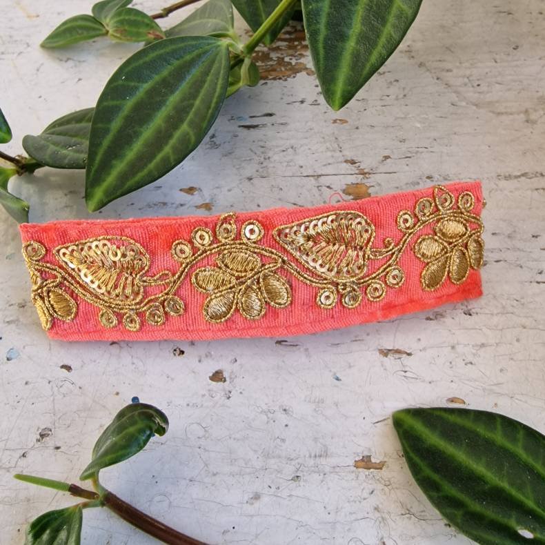 Fersken mrk hrpynt med 10 cm spnde No. 91