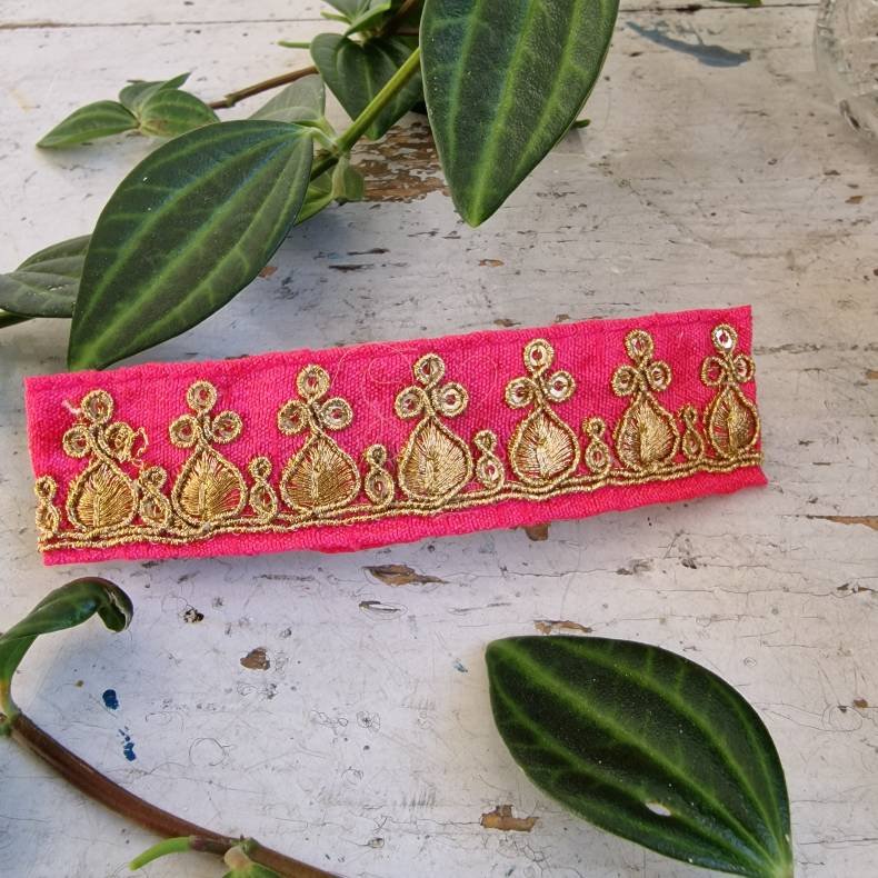 Pink  hrpynt med 10 cm spnde No. 102