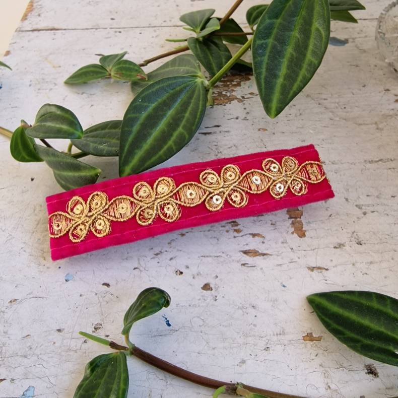 Pink velour  hrpynt med 10 cm spnde No. 104