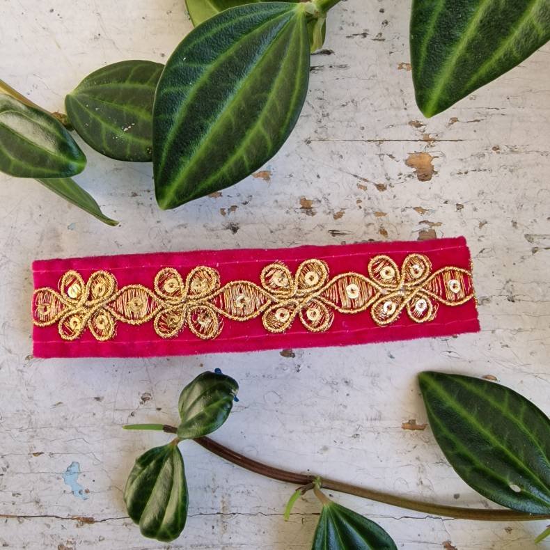 Pink velour  hrpynt med 10 cm spnde No. 104