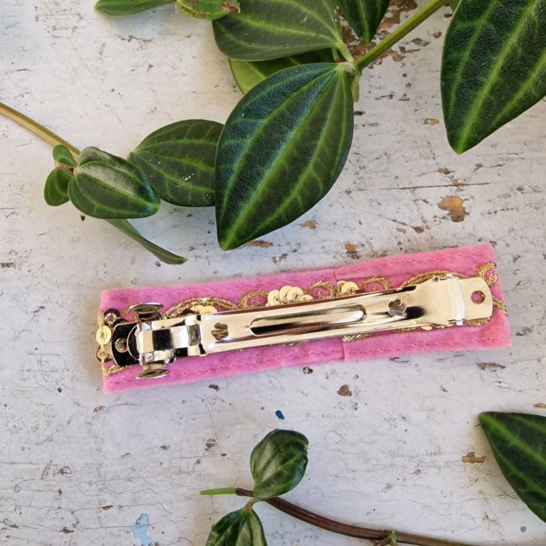 Rosa velour hrpynt med 10 cm spnde No.106