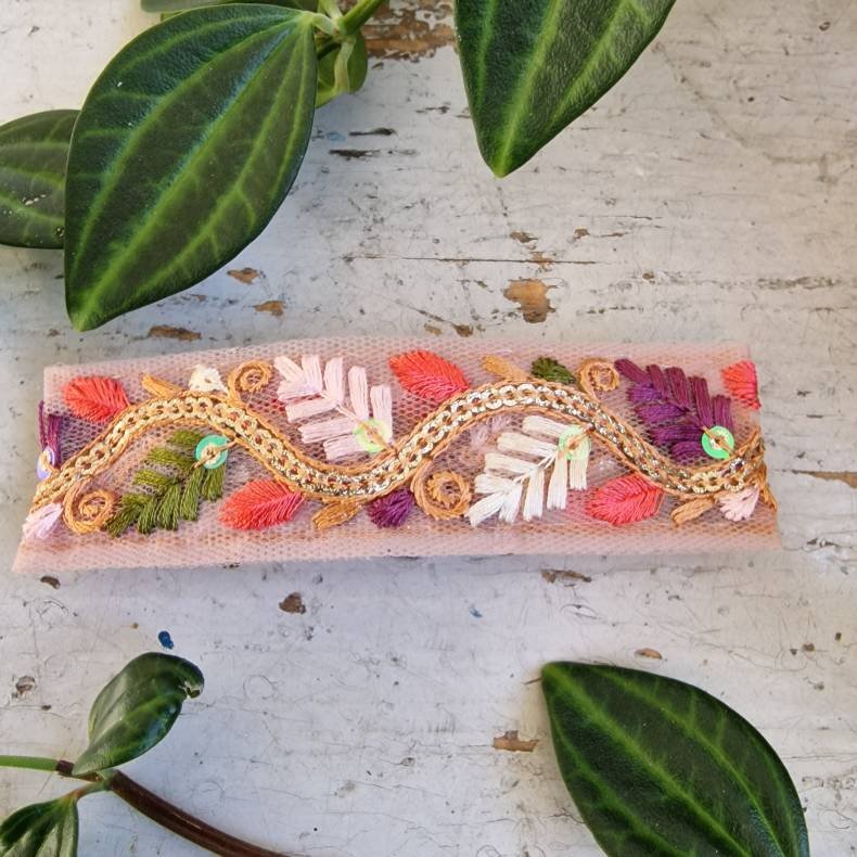 Rosa  hrpynt med 10 cm spnde No. 105