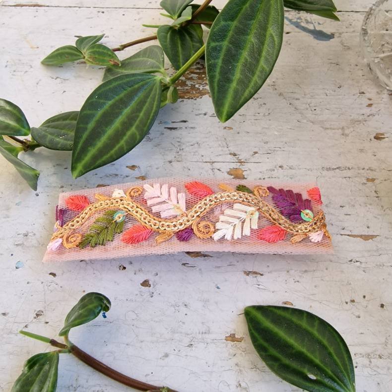 Rosa  hrpynt med 10 cm spnde No. 105