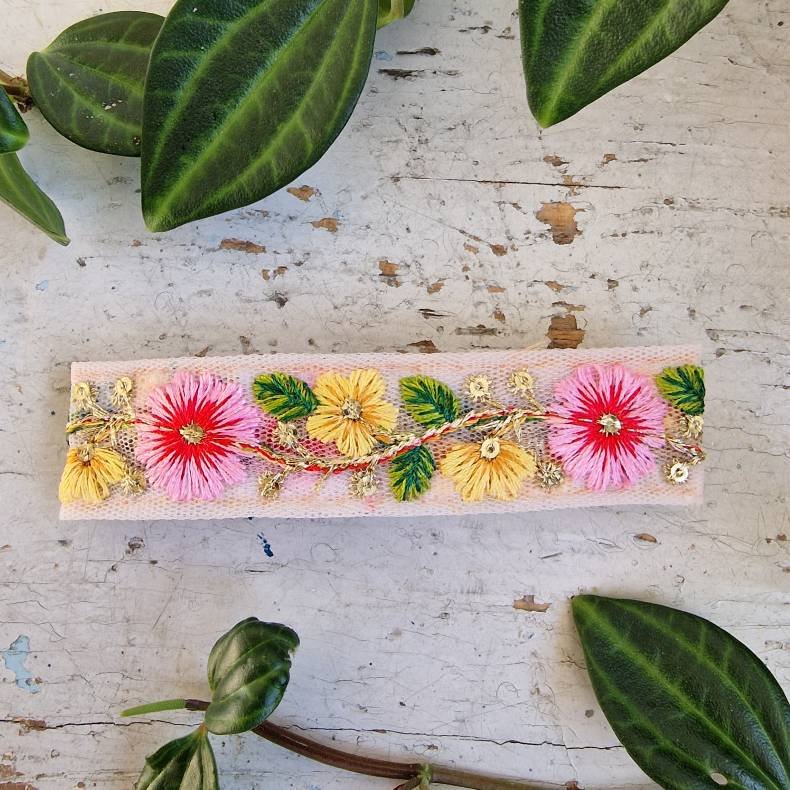 Rosa/gul  hrpynt med 10 cm spnde No. 107