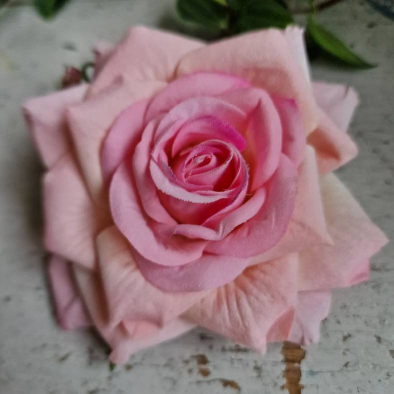 Lyserd rose blomster pynt S