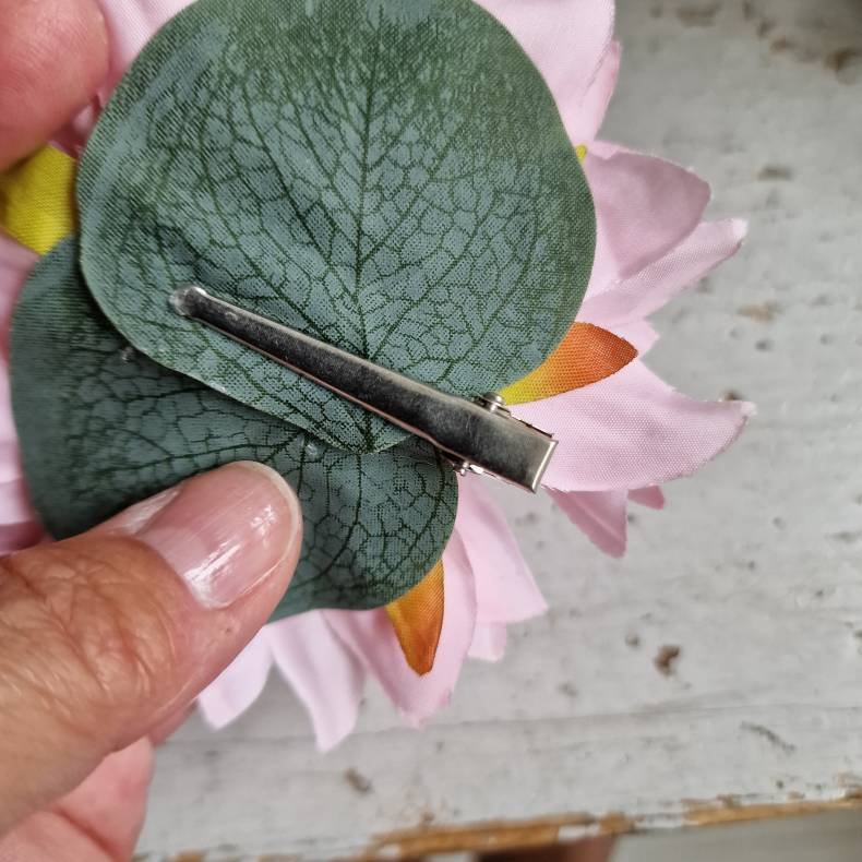 Lyserd krysantemum blomster clips M