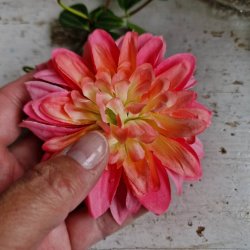 Pink/grn/gul krysantemum blomster clips M