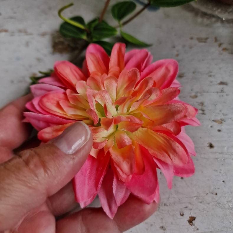 Pink/grn/gul krysantemum blomster clips M