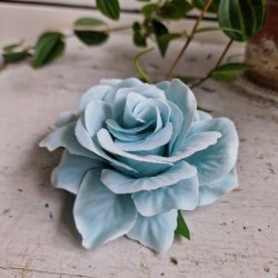 Lysebl rose blomster clips M