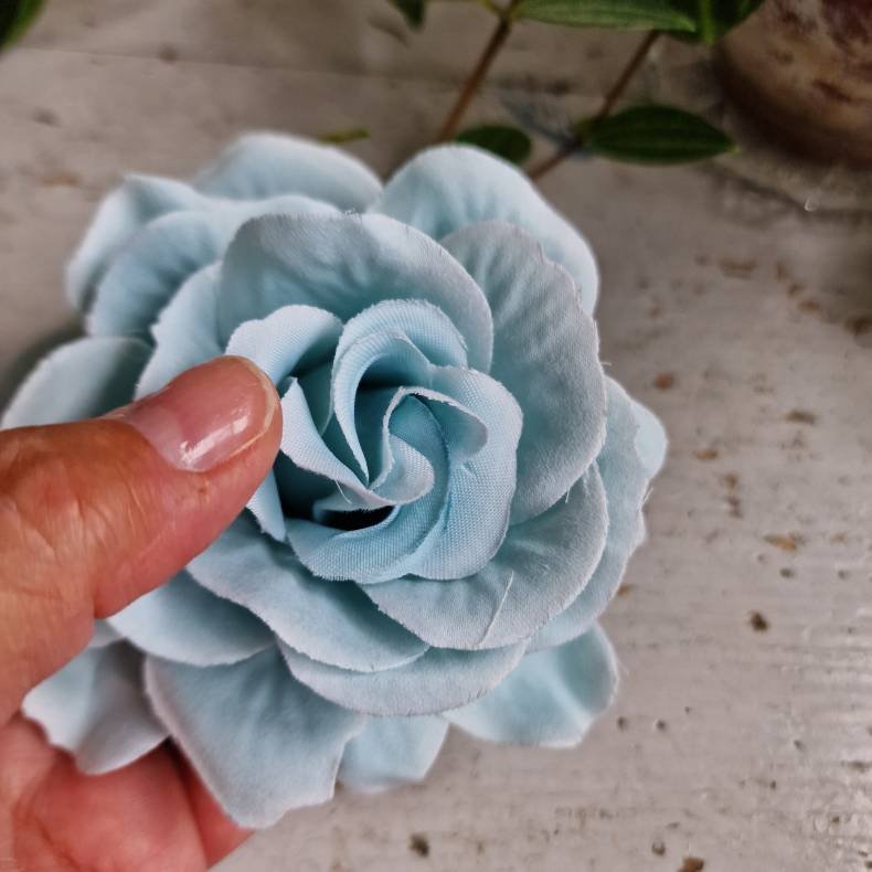 Lysebl rose blomster clips M