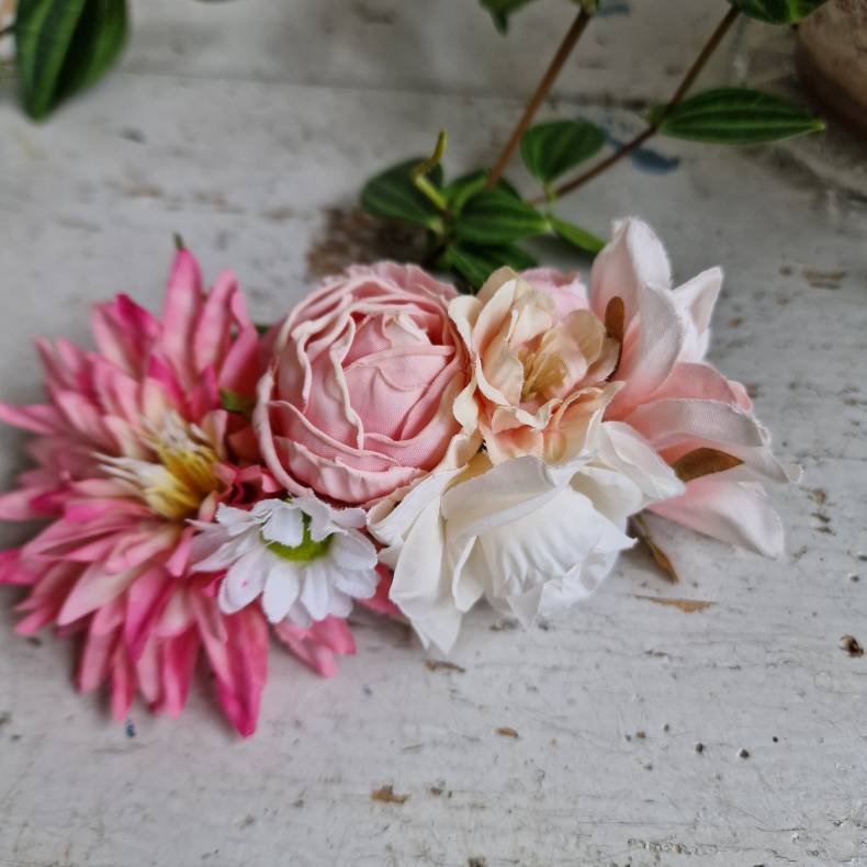 Rosa og hvide blomster mix hrspnde 10 cm NO: 41