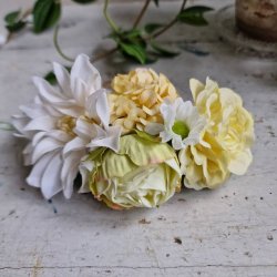 Gule og hvide blomster mix hrspnde 10 cm NO: 33