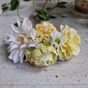 Gule og hvide blomster mix hrspnde 10 cm NO: 33