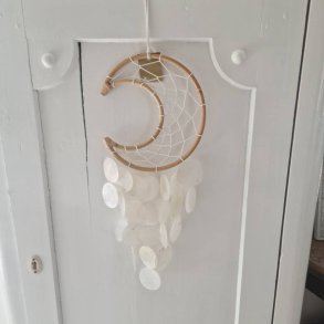 Drmmefanger Mne stor med skaller og vindspils effekt