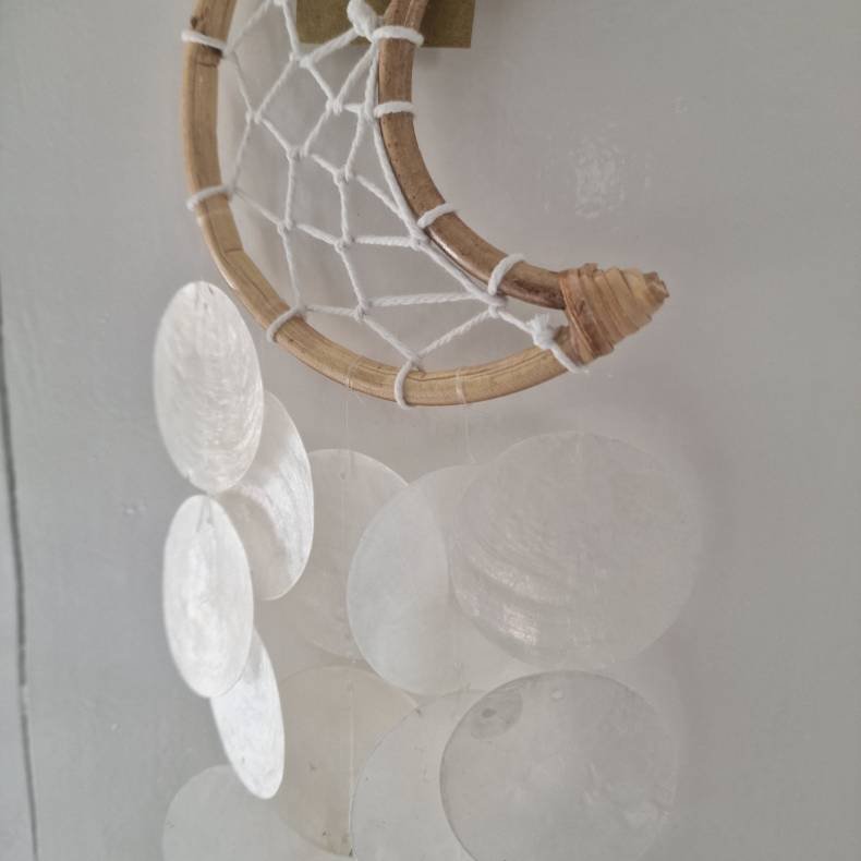 Drmmefanger Mne lille med skaller og vindspils effekt