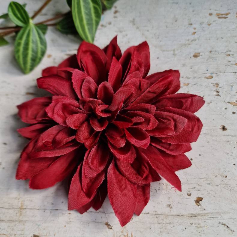 Mrkrd karmosin georgine blomster pynt S