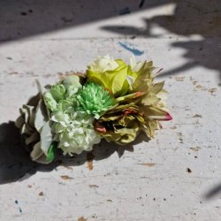 Grn/hvid blomster mix hrspnde 10 cm NO: 10