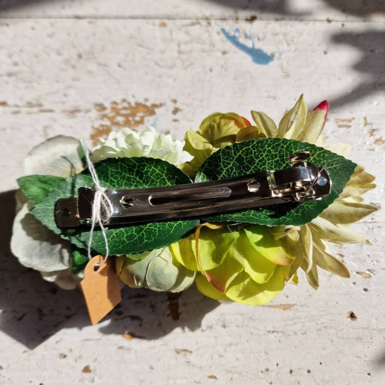 Grn/hvid blomster mix hrspnde 10 cm NO: 10