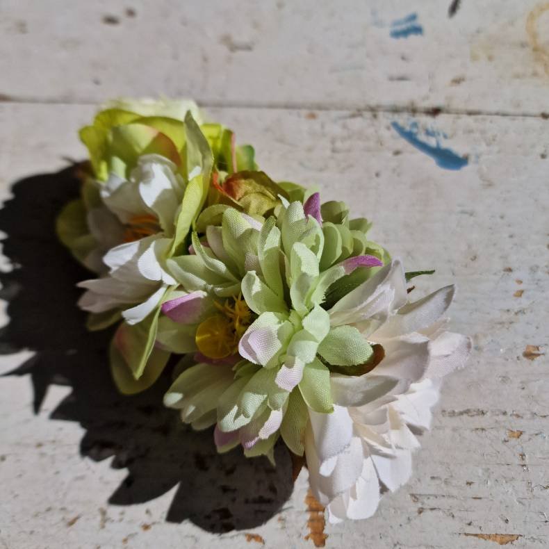 Grn/hvid blomster mix hrspnde 10 cm NO: 25