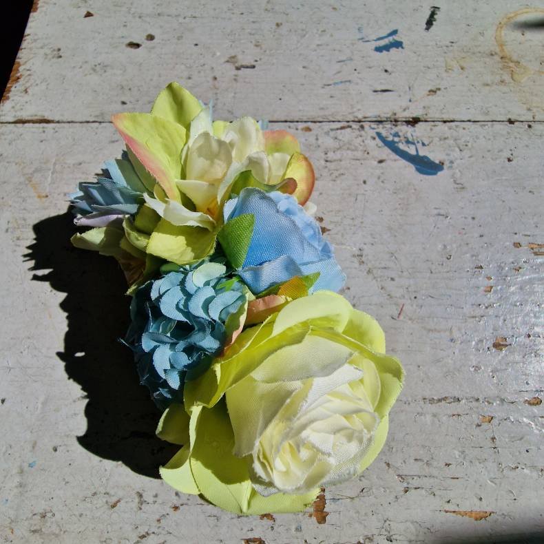  Grn,hvid og bl blomster mix hrspnde 10 cm NO: 28