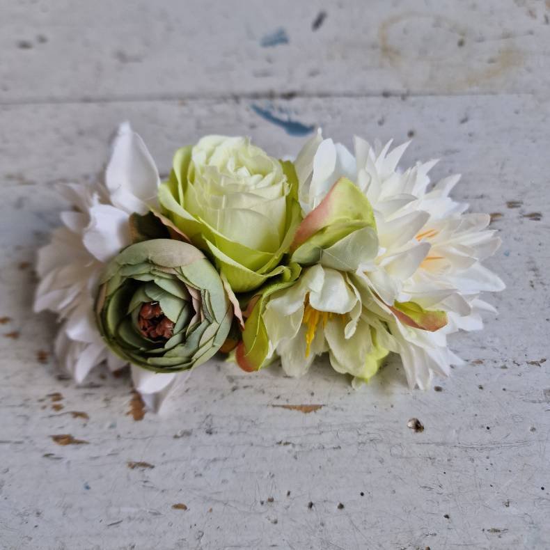 Hvide og grnne blomster mix hrspnde 10 cm NO: 24