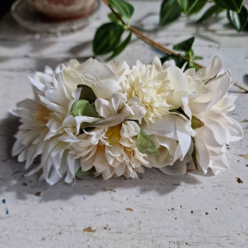 Hvidt blomster mix hrspnde 10 cm NO: 46