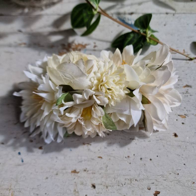 Hvidt blomster mix hrspnde 10 cm NO: 46