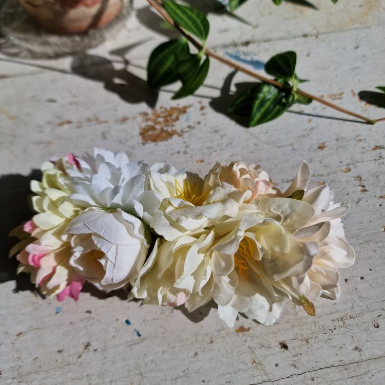 Hvidt blomster mix hrspnde 10 cm NO: 58