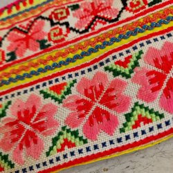 H�ndbroderet unika NO 18