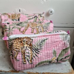 Lyserde Indiske Bloktrykte kosmetik/toilettasker med tigere og palmeblade.