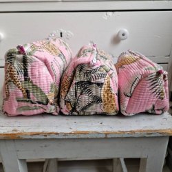 Lyserde Indiske Bloktrykte kosmetik/toilettasker med tigere og palmeblade.