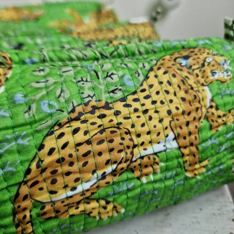 Grs grnne Indiske Bloktrykte kosmetik/toilettasker med tigere 