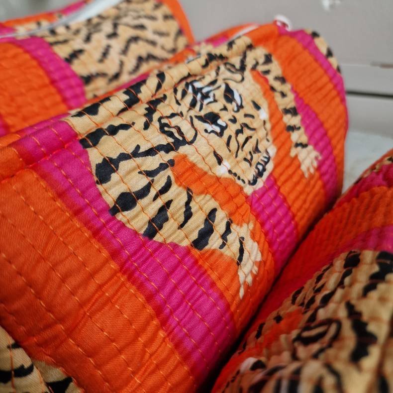 Orange og pink stribede Indiske Bloktrykte kosmetik/toilettasker med tigere