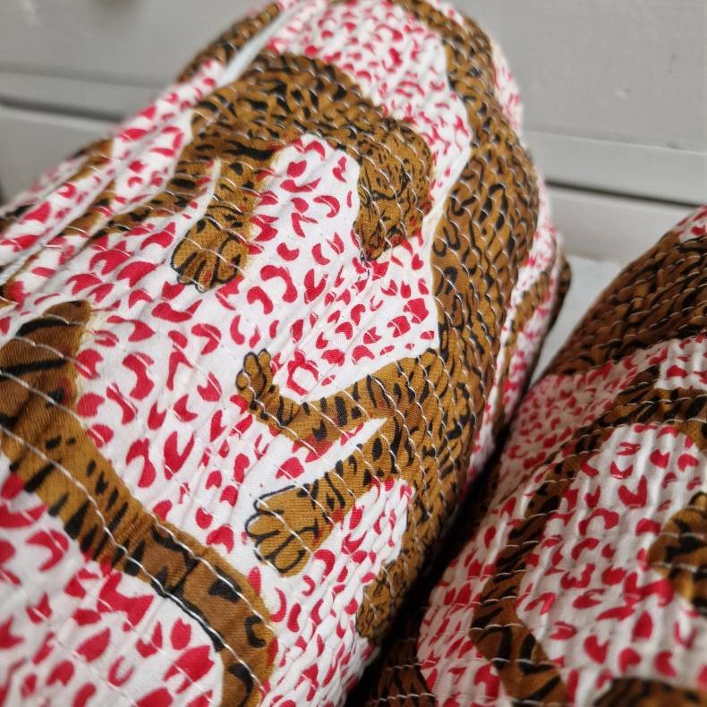 Rdt mnster Indiske Bloktrykte kosmetik/toilettasker med store tigere