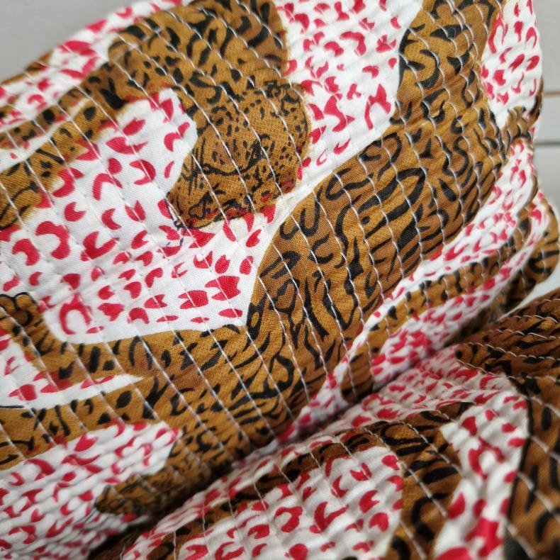 Rdt mnster Indiske Bloktrykte kosmetik/toilettasker med store tigere