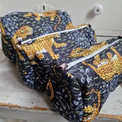 Sorte Indiske Bloktrykte kosmetik/toilettasker med tigere og grnt lv