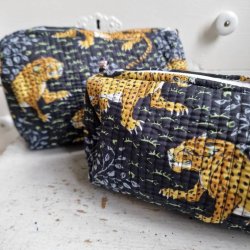 Sorte Indiske Bloktrykte kosmetik/toilettasker med tigere og grnt lv