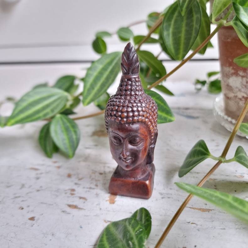 Buddha med h�j spids