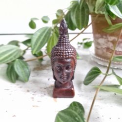 Buddha med h�j spids