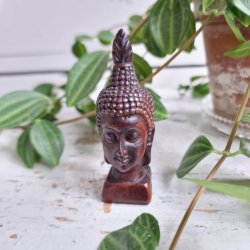 Buddha med h�j spids