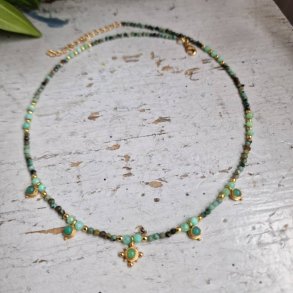 Afrikansk turkis halsk�de med amazonite og smukke vedh�ng