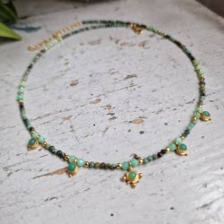 Afrikansk turkis halsk�de med amazonite og smukke vedh�ng
