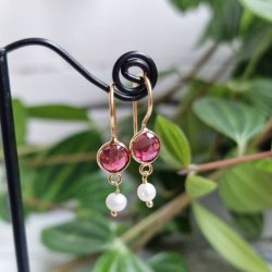 Petite pink quarts med perle