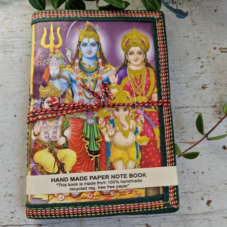 H�ndlavet notesbog med Shiva, Parvati og Ganesha M