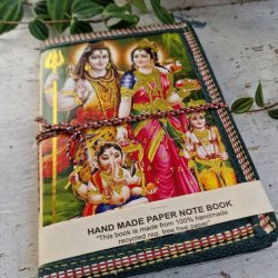 H�ndlavet bog med guldtryk af Shiva, Parvati og Ganesha M