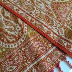 Meditationst�ppe br�ndt orange/brun/r�d og r�hvid
