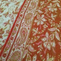 Meditationst�ppe br�ndt orange/brun/r�d og r�hvid